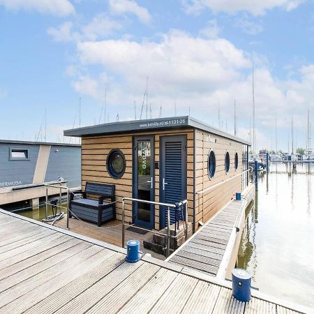 Comfortable Houseboat In Volendam Marina Esterno foto