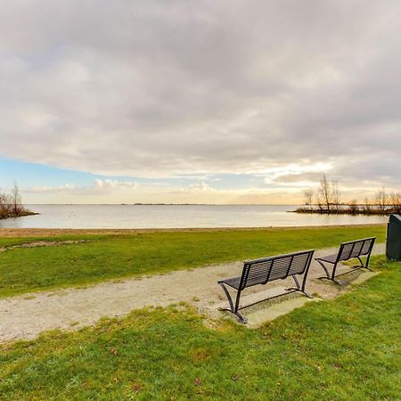 Comfortable Houseboat In Volendam Marina Esterno foto