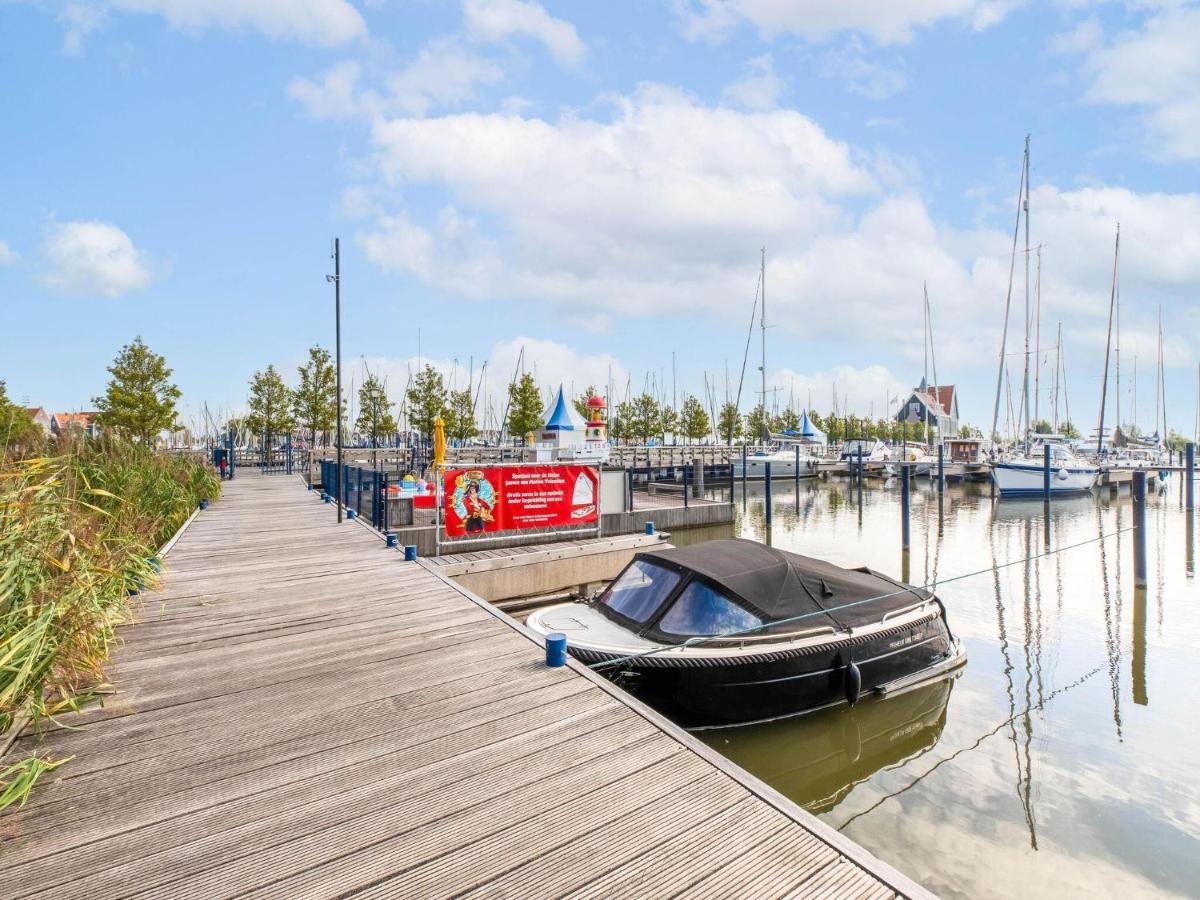Comfortable Houseboat In Volendam Marina Esterno foto