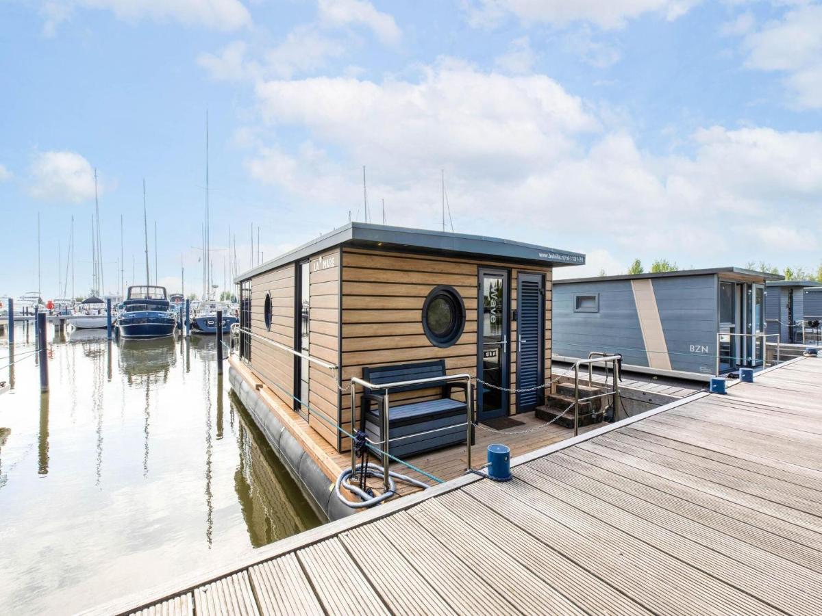 Comfortable Houseboat In Volendam Marina Esterno foto