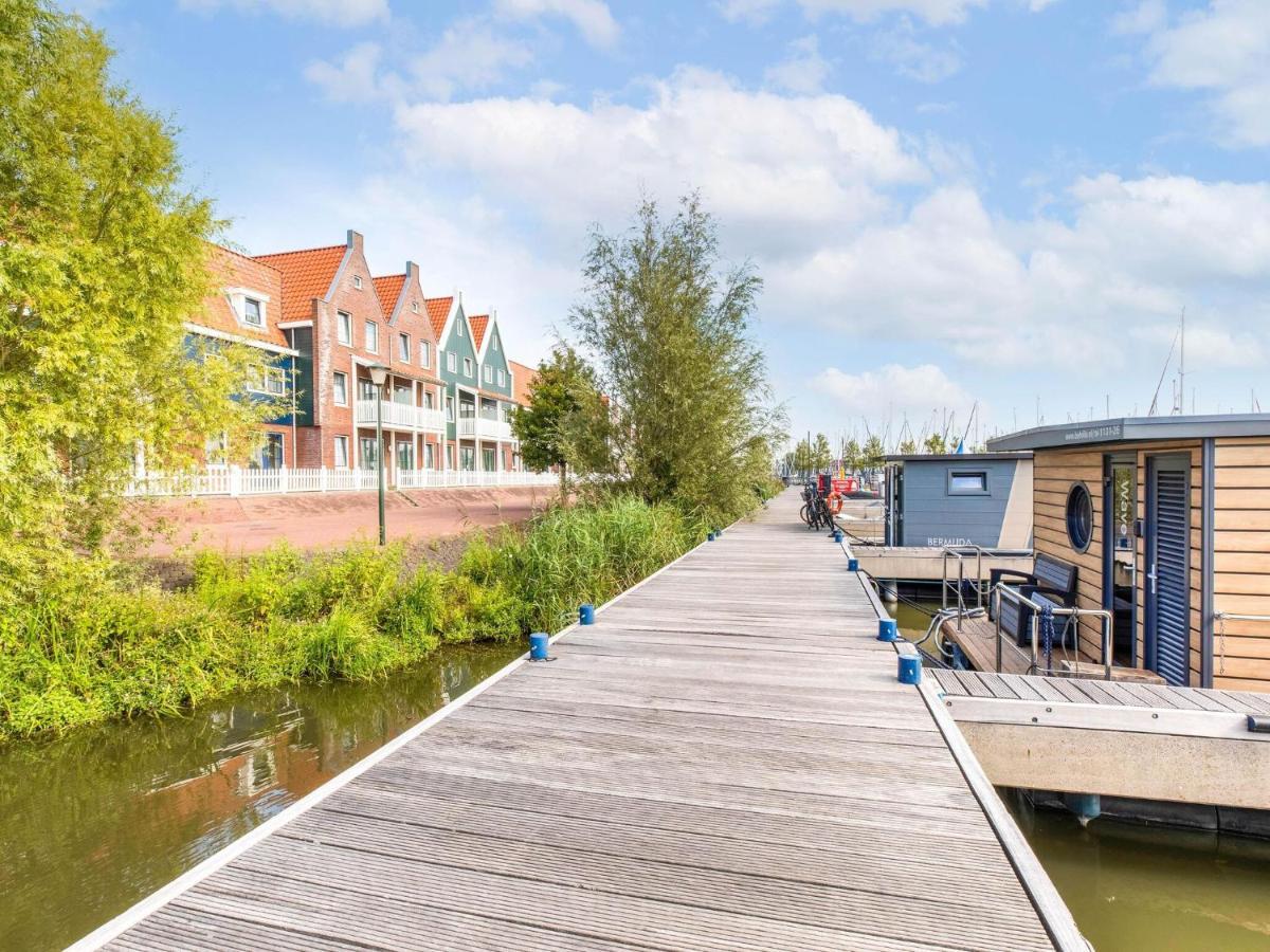 Comfortable Houseboat In Volendam Marina Esterno foto