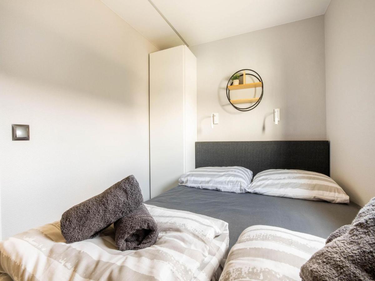 Comfortable Houseboat In Volendam Marina Esterno foto